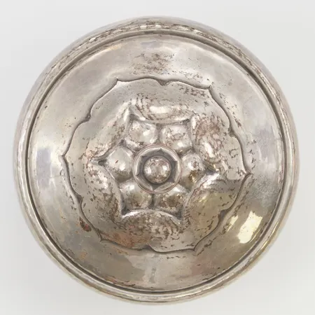 Skål med lock höjd:10cm bredd:12cm Silver S830/1000 218,6g.