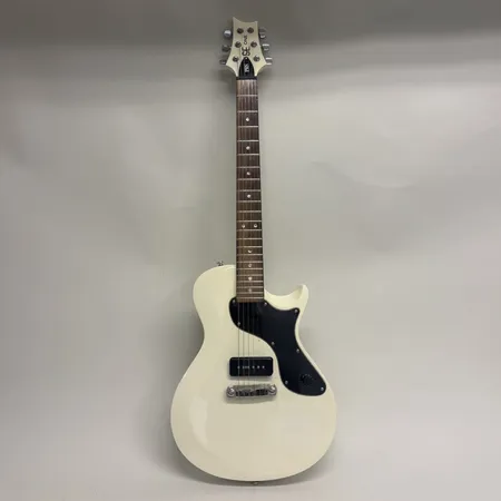 Elgitarr PRS SE One, Korea, vit, serienr J02810, mjukt fodral.  Skickas med Bussgods eller PostNord