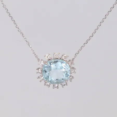Collier med oval akvamarin 4,41ct enligt gravyr samt diamanter 12xca0,03ct, ställbar längd 39,5cm & 41,5cm, bredd 1mm, hängets mått 15,8x15,1mm, vitguld, 18K  Vikt: 4,1 g