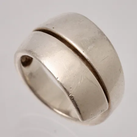 Ring stl:15½ bredd 4,4-12,8mm, Guldfynd, silver 925/1000, 6,13g.