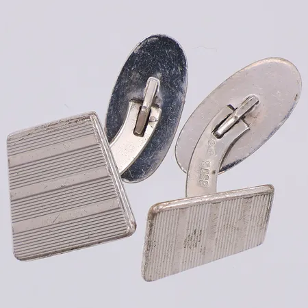 Ett par manschettknappar 20/15mm, 830/1000 silver Vikt: 9,2 g