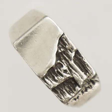 Ring stl:19 bredd 3,7mm skada på skenan 925/1000 silver Vikt: 4,9 g