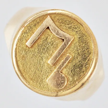Klackring med monogramgravyr stl: 16¼ bredd: ca 5-13mm 18K Vikt: 7,8 g