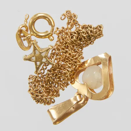 Diverse guld skadat, syntetiska stenar, 18K Vikt: 2,2 g