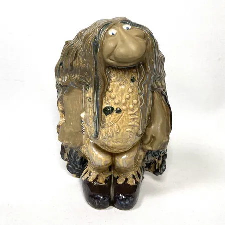 Rosa Ljung figurin i form av ett John Bauer-troll etikettmärkt ROSA LJUNG ORIGINAL SAMLARSERIE höjd 16cm Skickas med postpaket.