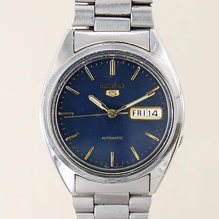 Herrur Seiko 5 stål automatisk dag/datum Ø37mm serienr 635706 ref 7S26-0480 sliten stållänk, mineralglas med mindre repor, glasbaksida, inga tillbehör