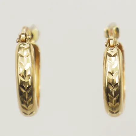 Örhängen längd 14,4mm bredd 3,1mm GHA 18K Vikt: 1,1 g