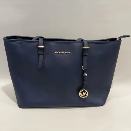 Väska Michael Kors Jet Set Tote, 37,5x28x15cm, guldfärgade detaljer, smärre slitage på undersida, inga tillbehör