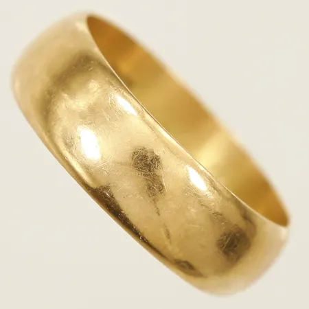 Ring stl:16¼ bredd 5,8mm personlig gravyr 18K Vikt: 4,7 g
