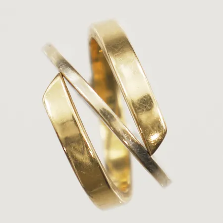 Ring stl:15½ bredd 3,2-10,8mm tvåfärgad Guldfynd 18K Vikt: 2,9 g