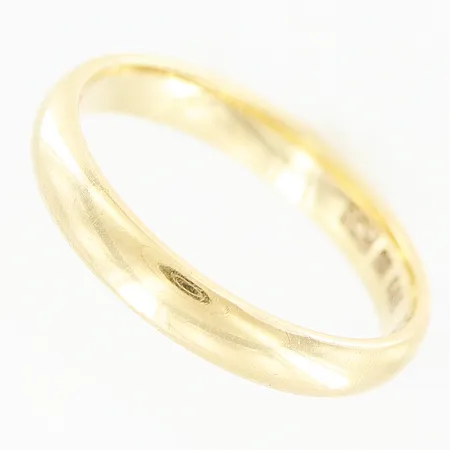 Ring slät stl:15½ bredd 2,5mm gravyr 14K. Vikt: 2,1 g