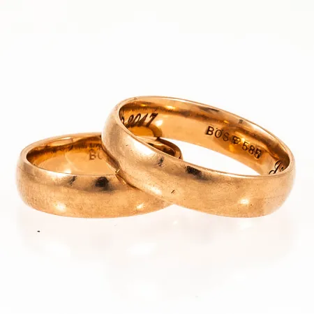 2 ringar släta stl:18¾ och 15¾ bredd 5mm, gravyr, 14K 9,3g.