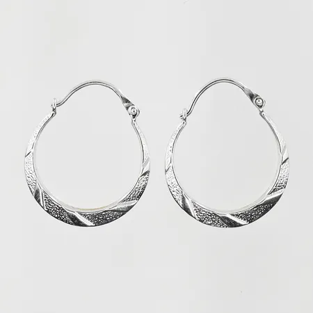 Örhängen Ø18mm, bredd 3mm, vitguld, 18K. Vikt: 1,4 g