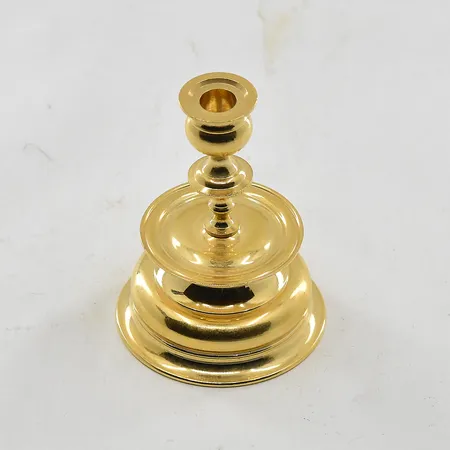 Miniatyrljusstake Skultuna 1607, Q10, höjd 5cm, bredd 3½cm, fint skick, etui, mässing.