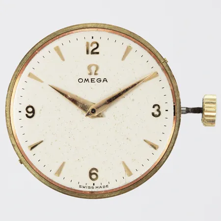 Urverk Omega 283 manuell Ø ca 32mm nummer på urverk 14302340 metall sekundvisare saknas kronan lös fungerar men behov av service inga tillbehör Vikt: 0 g