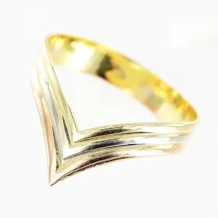 Ring trefärgad stl:17¼, bredd 3,5-6,5mm, 18K Vikt: 1,7 g