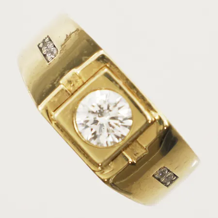 Ring med vita stenar stl: 19¼ bredd 9,7mm 18K Vikt: 9 g