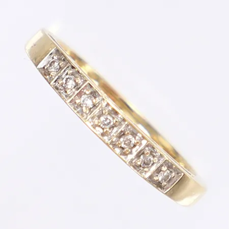 Ring GHA med dia totalt ca 0,10ctv stl 17¾ 18K Vikt: 3,3 g