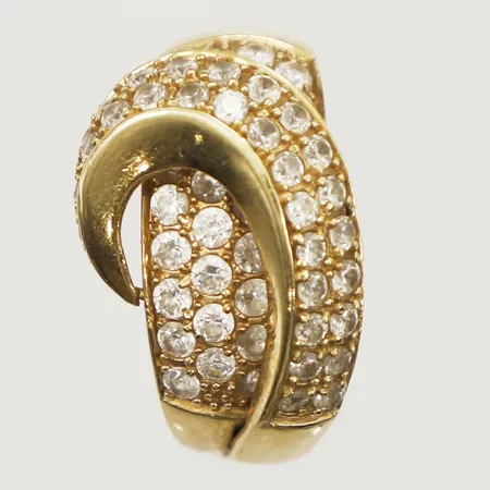 Ring med vita stenar stl:17½ bredd 3,8mm 18K Vikt: 9 g