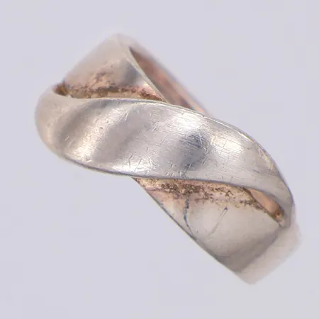 Ring stl:15 HSG, 925/1000 silver Vikt: 3,8 g
