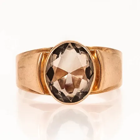 Ring med brun sten stl:17 bredd 3-10,5mm, 14K 2,4g. 