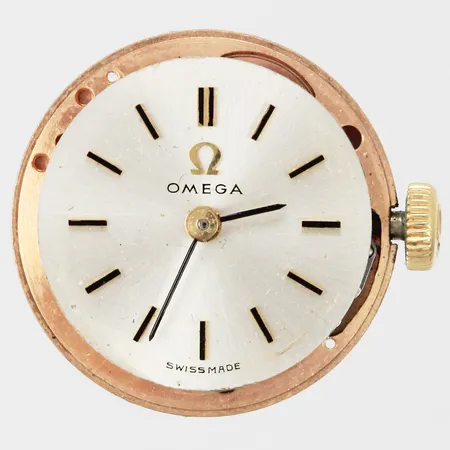 Urverk Omega 620 manuell Ø ca 18mm nummer på urverk 23549746 metall fungerar men behov av service inga tillbehör Vikt: 0 g