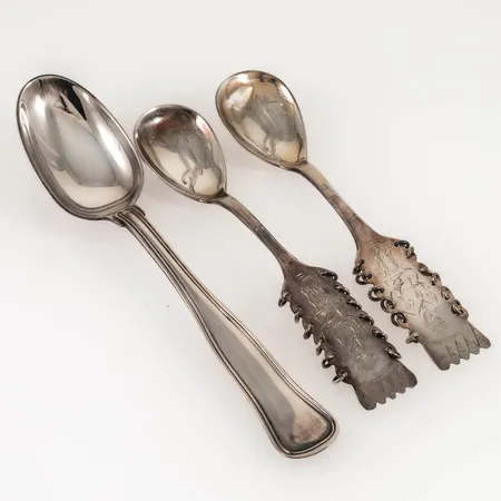 Diverse graverat silver 830/1000 48,1g.