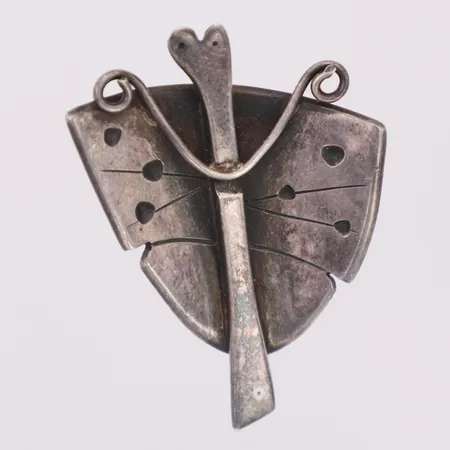 Brosch Bergman silversmide 1956 längd ca 42mm, bredd ca 32mm 830/1000 silver Vikt: 9,7 g
