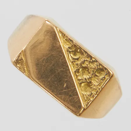 Klackring stl:18¼, bredd: 3,6-9,5mm, GFAB, mindre repor samt märken, 18K Vikt: 2,9 g