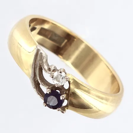 Ring med diamant 0,05ct samt safir, stl:17¾ bredd 5mm ALTON, vitguldsdetalj, repig,  18K Vikt: 5,7 g
