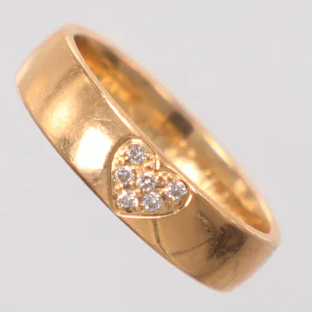 Ring diamanter 6x0,01ct gravyr stl:17½ 18k Vikt: 5,7 g