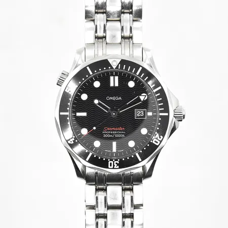 Herrur Omega Seamaster Professional, quartz, stål, Ø41mm, refnr 21230416101001, serienr 91009533, cal 1538, heliumventil, safirglas, datum, innermått ca 19cm, svart tavla, behov av batteribyte, bruksskick, certifikat 3-11-2010 Kastrup, box, manual, ytterkartong.