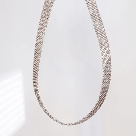 Halscollier, längd 41cm, bredd 10mm, 925/1000 silver Vikt: 33,8 g