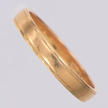 Ring slät stl:16¼, gravyr, 18K Vikt: 2,1 g