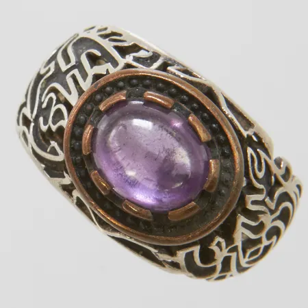Ring med sten stl19, bredd 6-15mm, skev skena, lös fattning, 925/1000 silver Vikt: 12,3 g