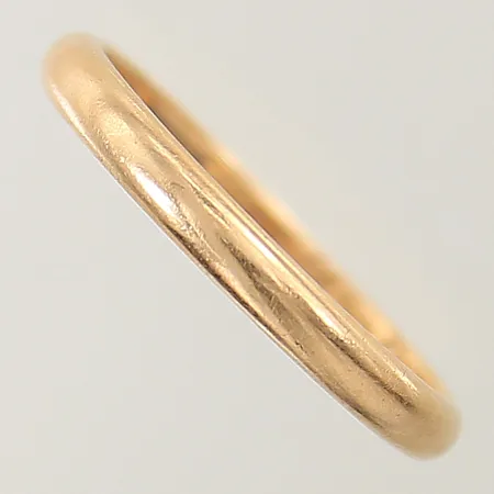 Ring slät stl:19¼ bredd 2,8mm gravyr 18K Vikt: 3,2 g