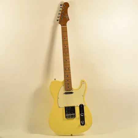 Elgitarr Jet JT-300, Jet guitars, Made in China, kropp färg butterscotch/ljusgul, hals i lönnträ, mjukt fodral Skickas med postpaket.