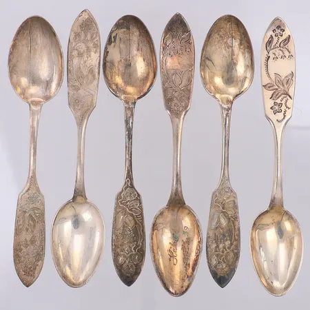 6 Kaffeskedar modell Tornedal 12cm, gravyr på en sked, 830/1000 silver. Etui Vikt: 83,7 g