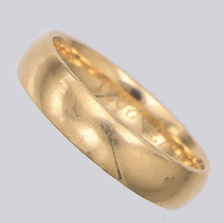 Ring slät stl:19½, gravyr, 14K Vikt: 5,6 g