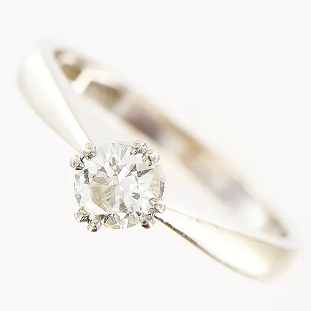Ring vitguld med diamant 0,26ct enligt gravyr, stl:16½, bredd skena 2mm, tunna repor, 18K Vikt: 3,1 g
