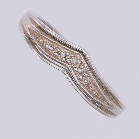 Ring stl:17 vitguld 14K Vikt: 1,4 g