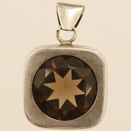 Hänge med brun sten längd 38,3mm bredd 25,5mm år 1927 silver 925/1000 Vikt: 10,6 g