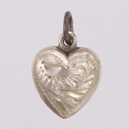 Hänge hjärta längd ca 15mm, bredd ca 10mm, 830/1000 silver Vikt: 0,9 g