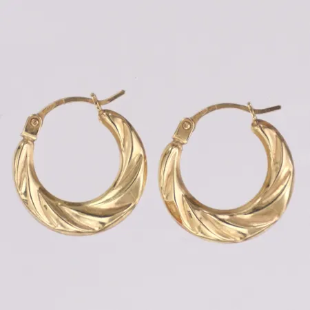 Örhängen längd 14mm bredd ca 14,8mm, 9K Vikt: 0,5 g