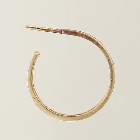Udda örhänge Ø18mm saknar snurrebus ostämplad 14K Vikt: 1,1 g