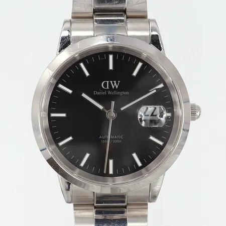 Herrur Daniel Wellington stål automat datum stållänk, ref-nr: M40ASB01serie-nr: 35B81082587, extra länkbitar, manual, box.