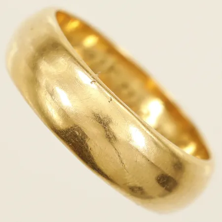 Ring stl:18¾ bredd 6,2mm personlig gravyr 18K Vikt: 8,3 g