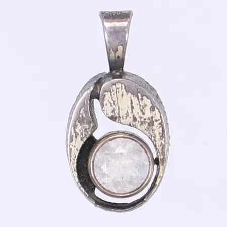 Hänge Karl Laine Finland med bergkristall längd inkl ögla 18mm bredd 10mm bruksslitage silver 925/1000 Vikt: 1,3 g