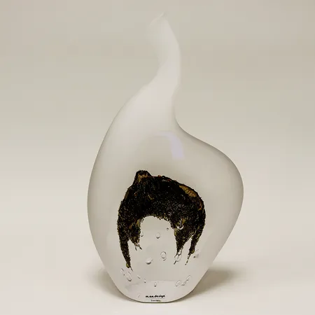 Skulptur Mikael Axenbrant, Magma, m.ax.design, höjd 34cm. Skickas med postpaket.