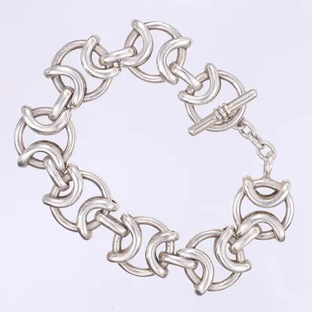 Armband längd 21cm bredd 19mm T-spänne ostämplat silver Vikt: 47 g